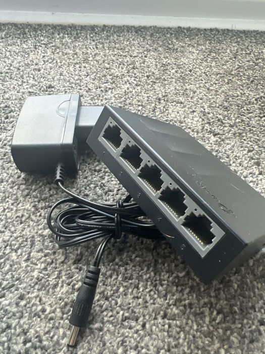 Switch  Przełącznik sieciowy Tp-link LS1005G was