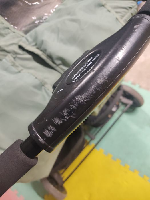 Carrinho gêmeos praticamente novo!