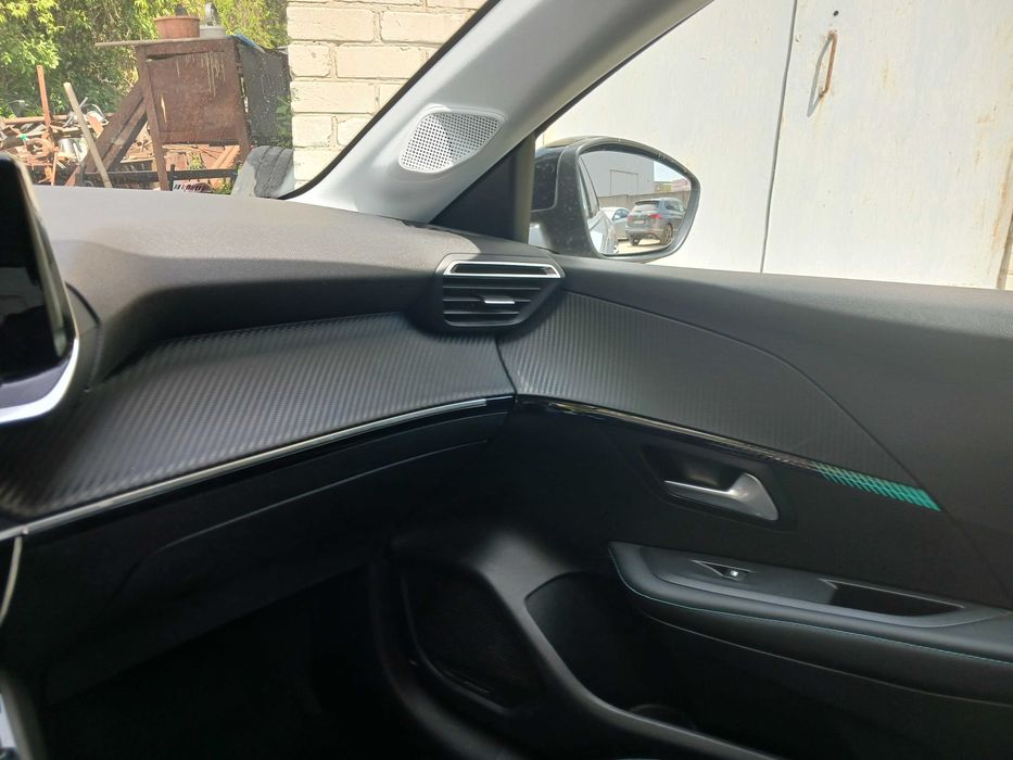 Автомобіль пежо е208 2023 рік