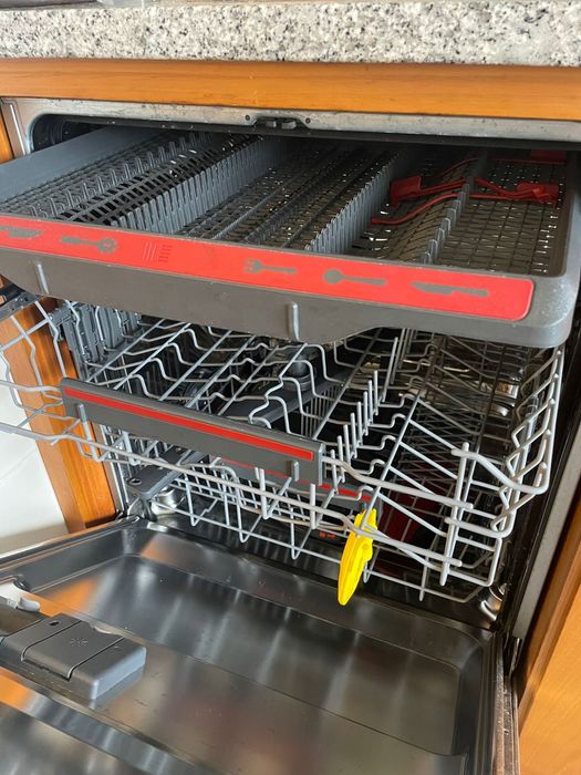 Maquina de lavar loiça AEG