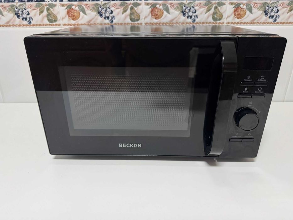 Micro-ondas BECKEN com Grill – Totalmente Funcional