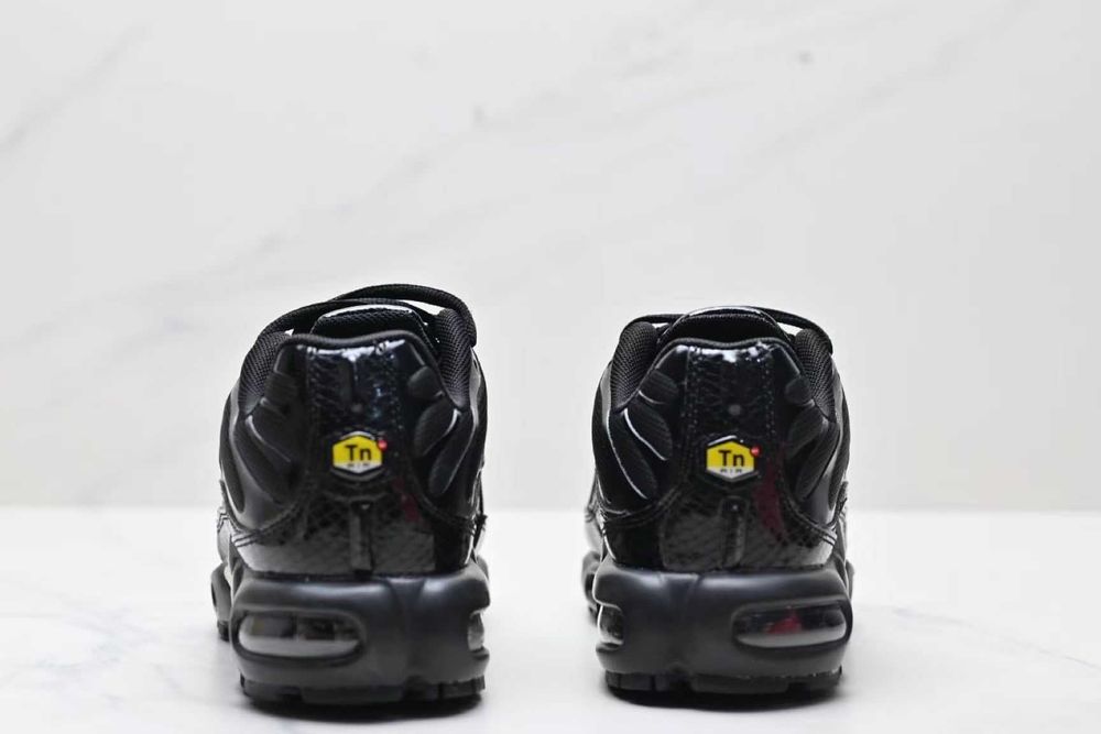 Air Max TN Plus Klasyczna czerń R.44