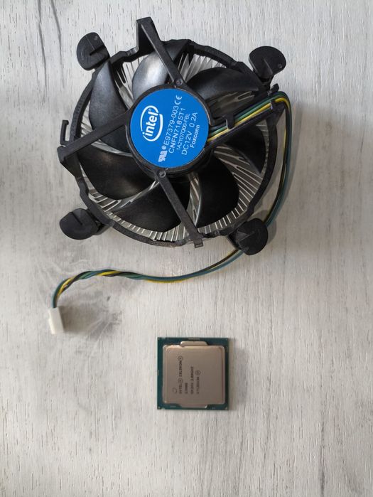 Процессор intel celeron g3900 + інтеловський боксовий кулер