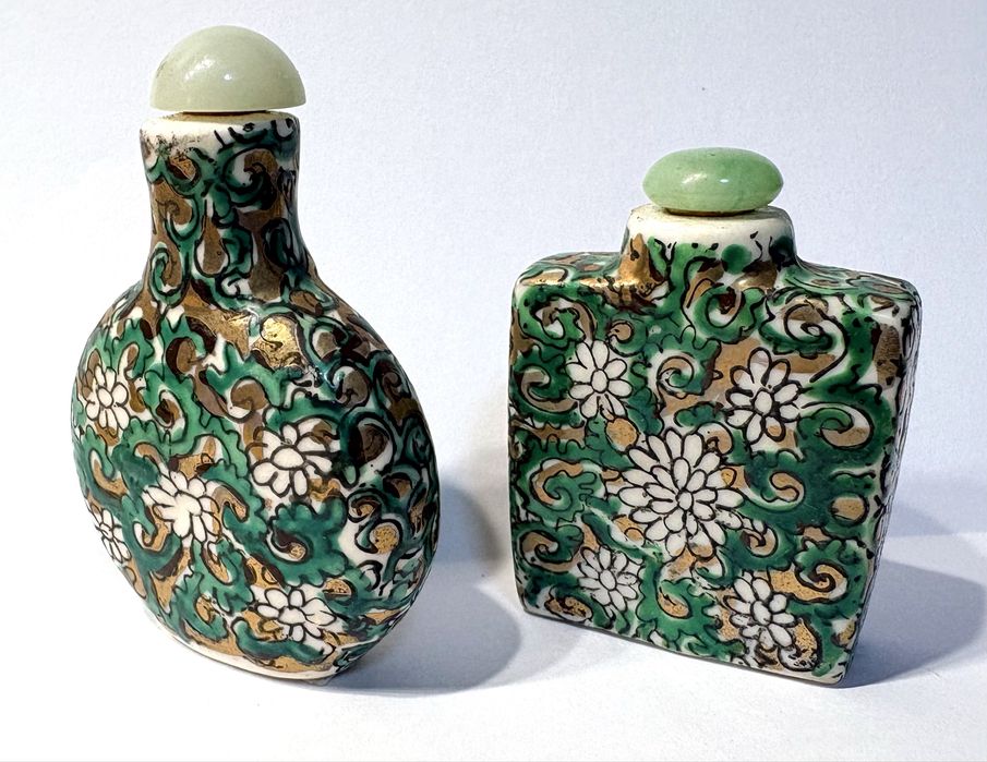 Par de frascos de rapé /Snuff bottles asiáticos vintage pintados à mão