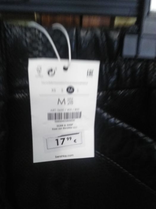 Saia nova tam.M Bershka