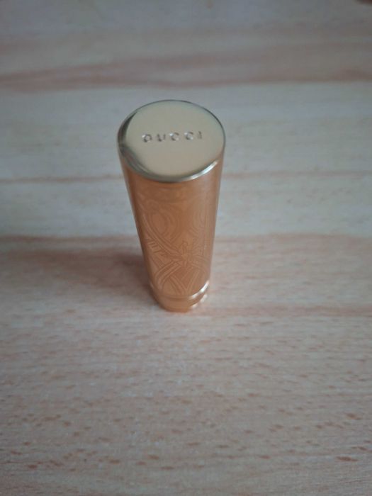 Gucci Beauty Rouge a Levres Satin Lipstick 221 Mina Light Pink pomadka
