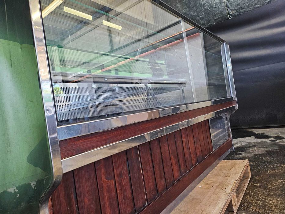 Vitrine refrigerada com 2m