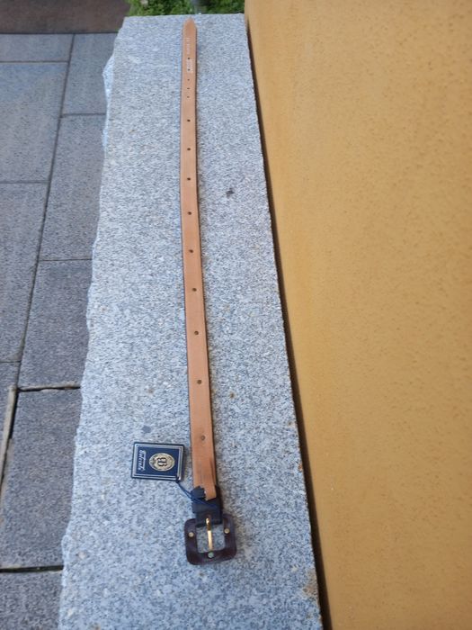 Cintos em pele, fabricados em Portugal,  marca Belcinto novos.