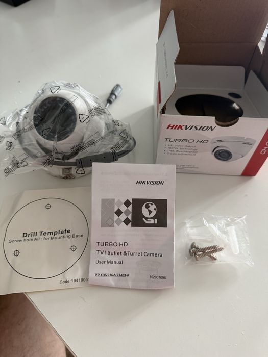 Kamera HIKVISION DS-2CE56D0T-IRM 2.8mm 8 sztuk