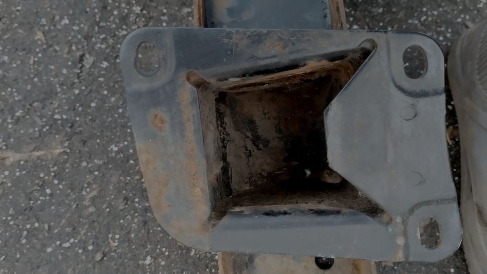 Підсилювач заднього бампера skoda tour