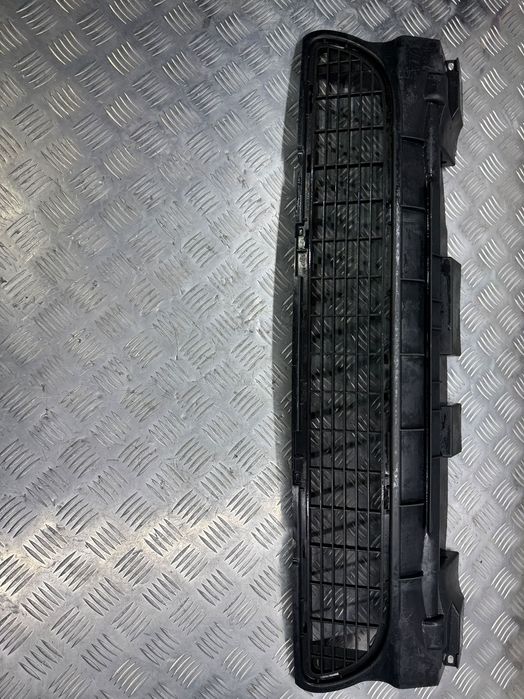 Решетка переднего бампера центральная mercedes a-class w169 1698850023