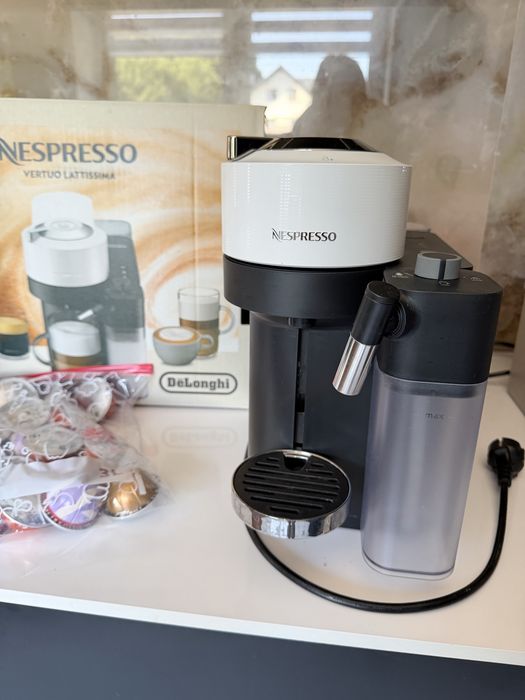nespresso de'longhi vertuo lattissima