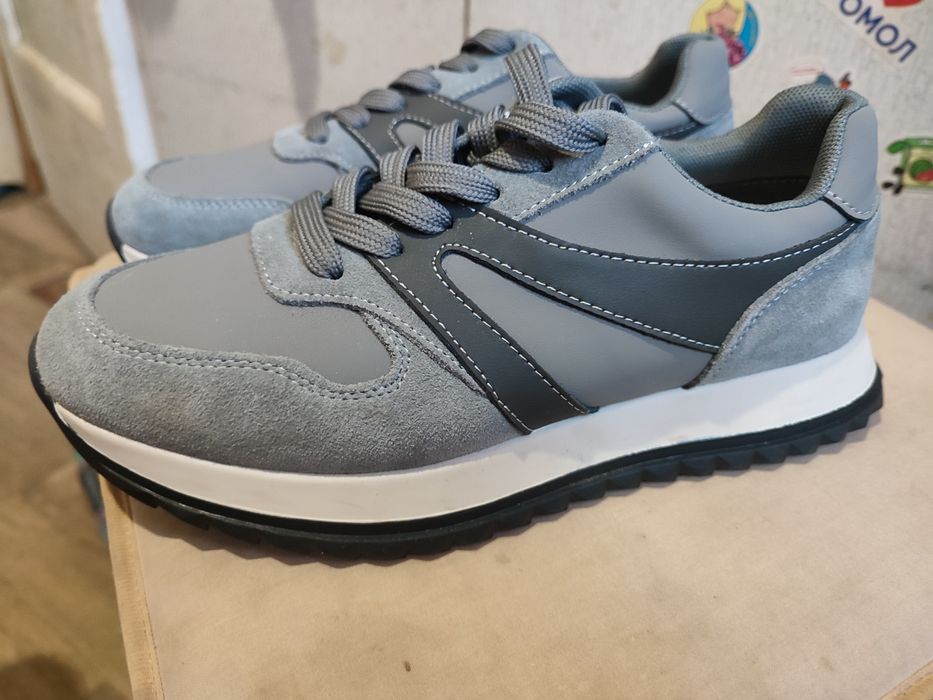 Продам жіночі кросівки Allsy 39 розмір