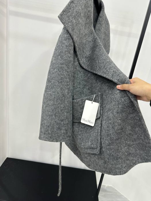 Пальто Max Mara сіре шерстяне