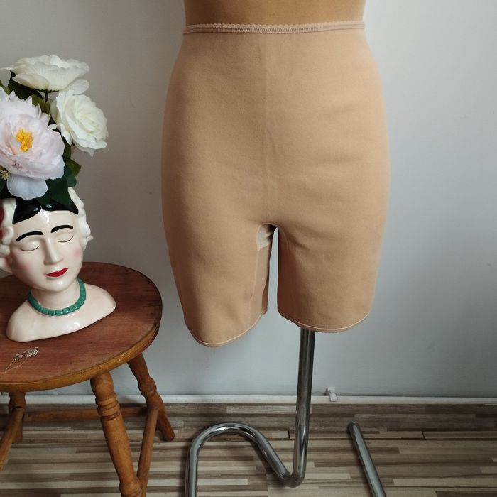 Majtki modelujące vintage – wyjątkowa perełka!