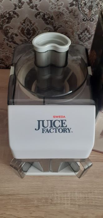 Соковитискач Sweda juice factory
