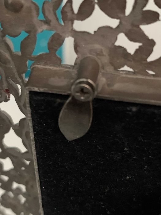 Zestaw 2 Luksusowych Ramek z Kryształkami – Ażur Wzór Kwiatowy