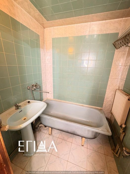 Продаж 3-кімнатної квартири вул.Кропивницького 7/9 поверх АГО