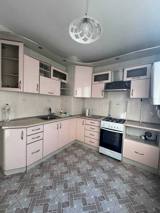 Продаю 3к квартиру з автономним опленням на Колодязній ц3