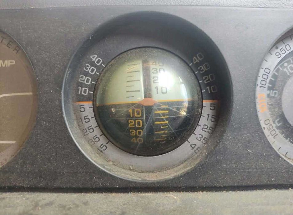 PRZECHYŁOMIERZ Mitsubishi Pajero 1998 MR749863