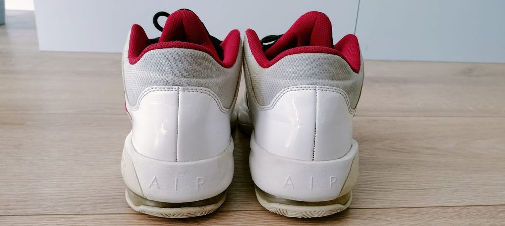Buty Jordan Aura r.42