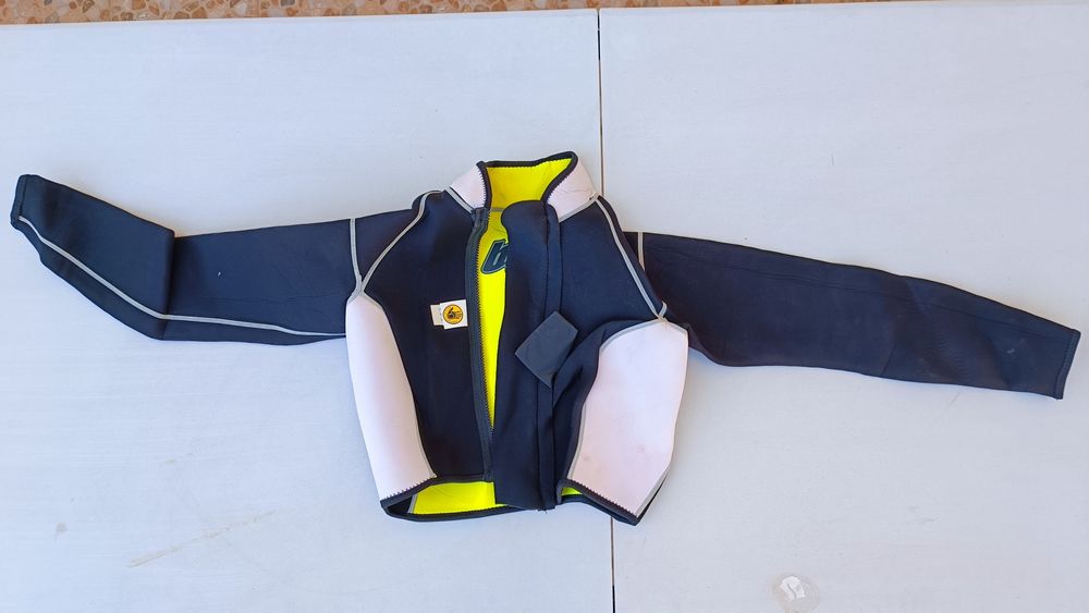 Fato de mulher para mota água