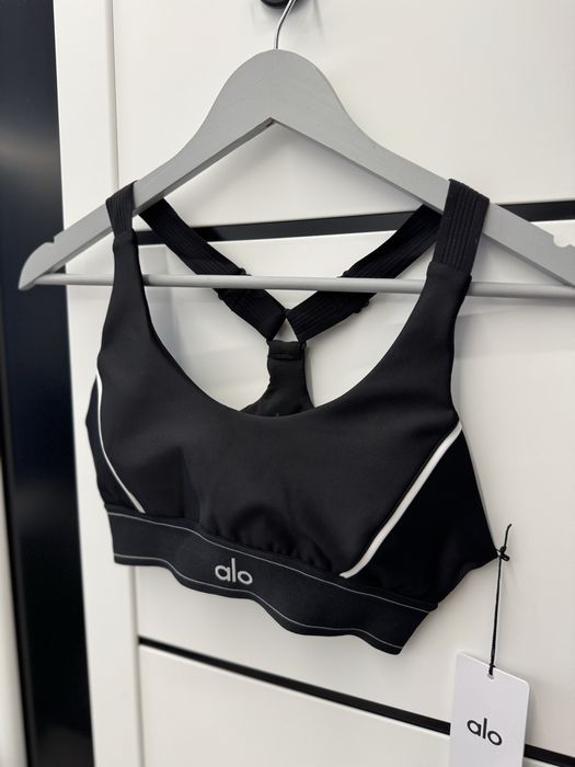 Топ жіночий alo yoga new