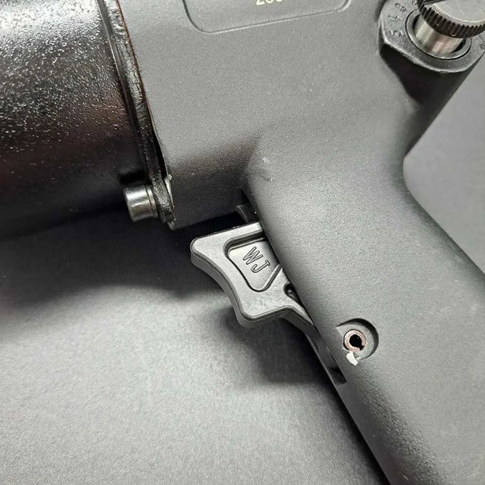 Пневмогайковерт ударний 1/2" у кейсі EXTRA FORCE 330 Нм 140 л/хв