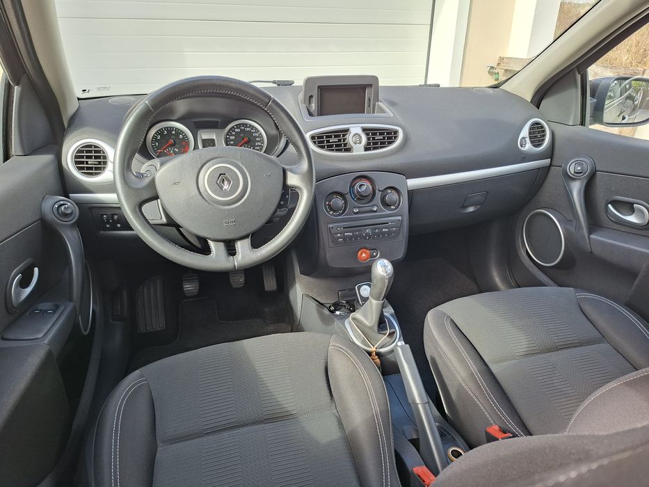 Clio 2009 impecável baixa km todos opcionais funcionam