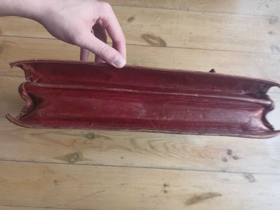 Skórzana aktówka - krótka opowieść o wujku Władku.