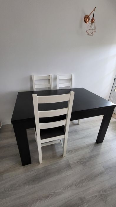 Conjunto mesa de jantar + cadeiras