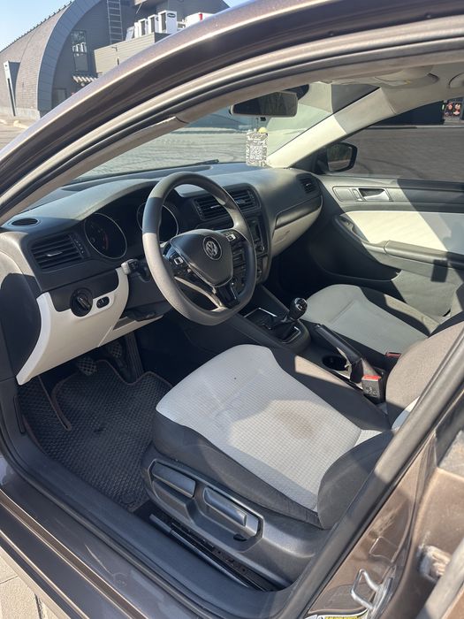 Продам Volkswagen jetta 6 рестайлинг 2014 год