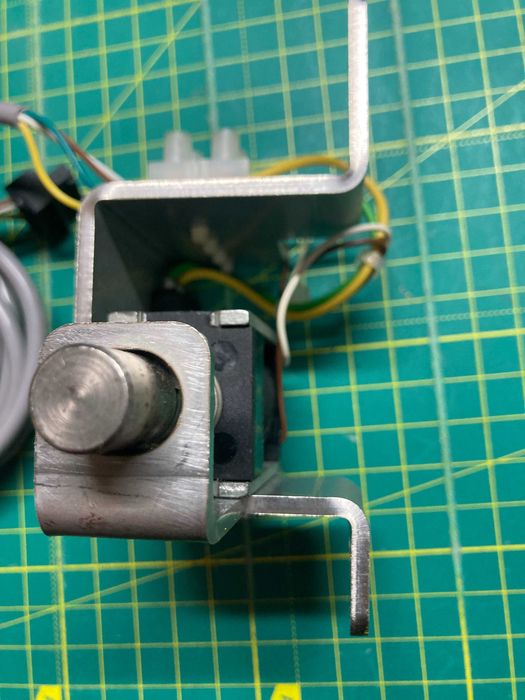 GU GS 100 електромеханічний замок для розсувних автоматичних  дверей 24V