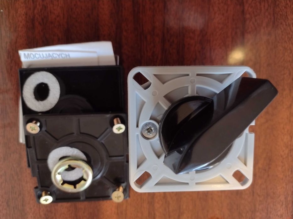 Переключатели  LK 15 ; LK 16R  на 16А , производство: Spamel, Польша