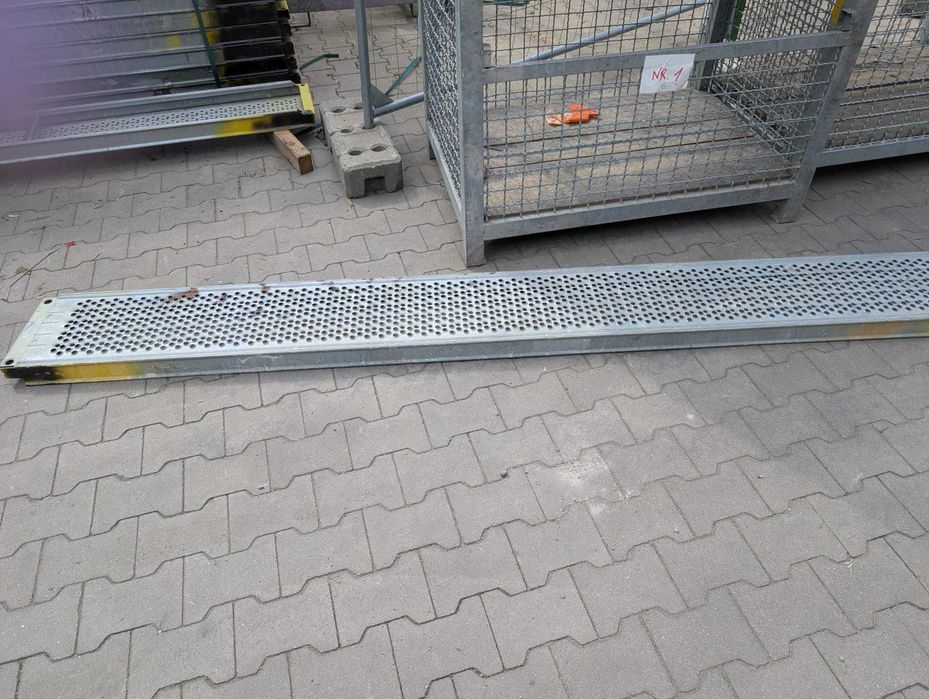 Podest stalowy SL 300 do systemu Plettac używany