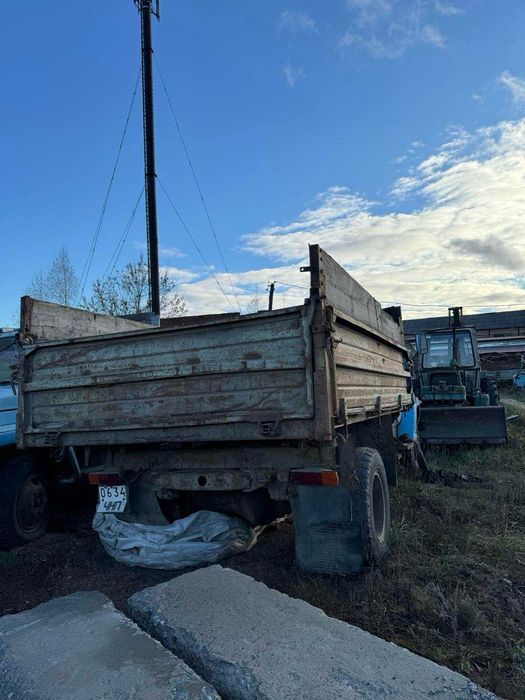 Газон самоскид в робочому стані