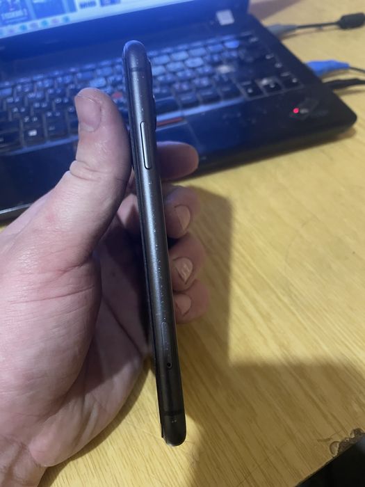 Продам айфон 11/64