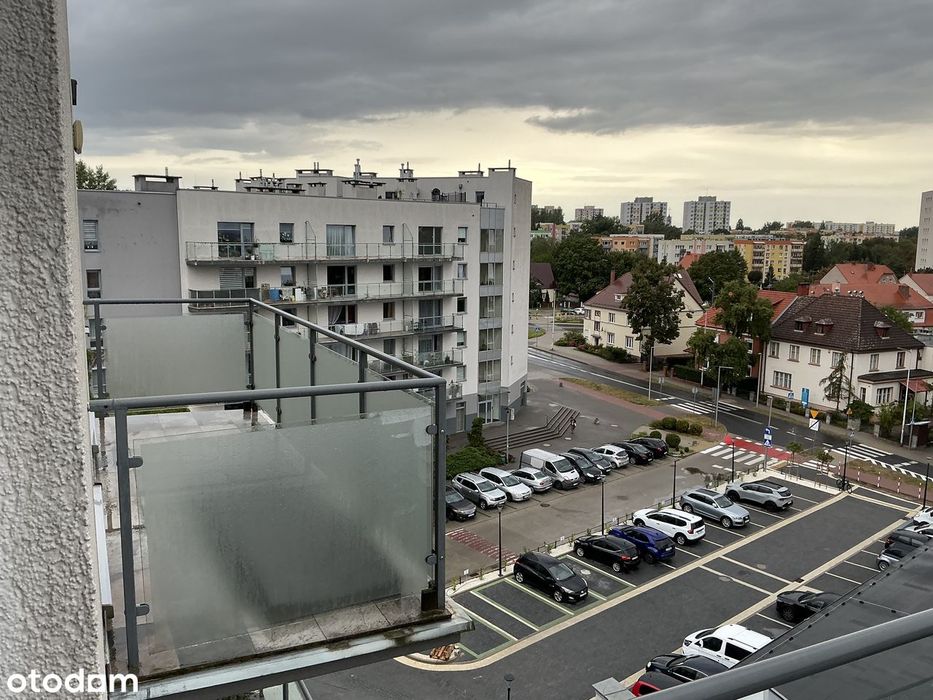 Dwupoziomowe mieszkanie z balkonem i tarasem w Centrum/Viniarnia Home