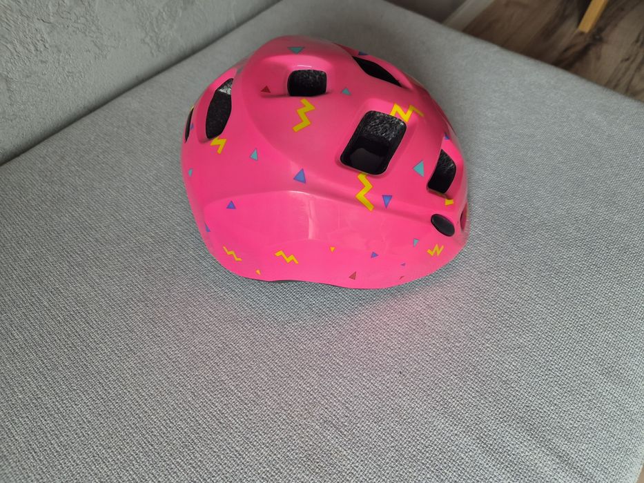 Kask dla dziewczynek w wieku 4 do 8 lat