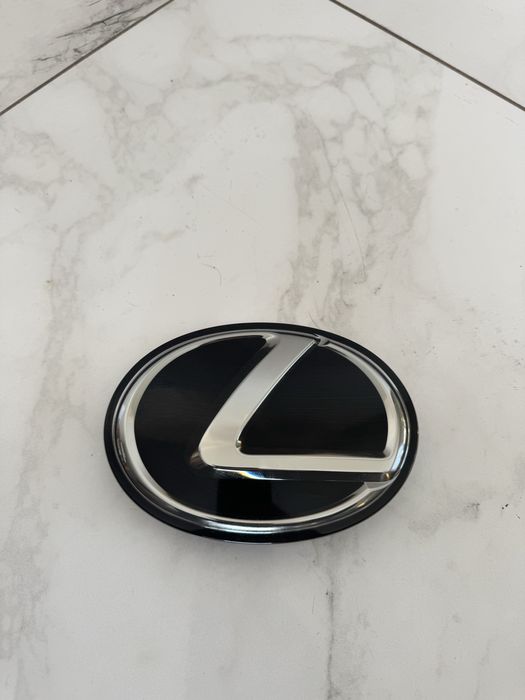 Значок емблема в решітку радіатора Lexus під дистронік