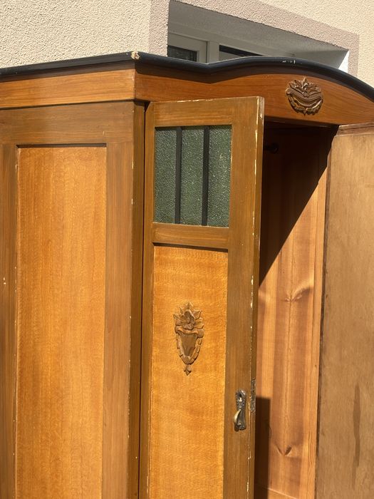 Duza piękna,  stara , antyczna szafa