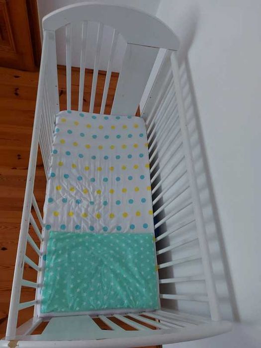 Łóżeczko dziecięce z szufladą