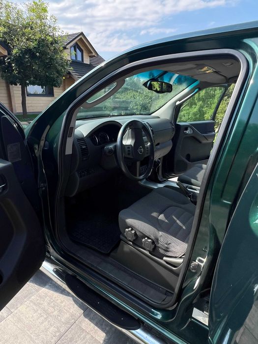 NISSAN PATHFINDER 2.5 DCI doskonały stan po remoncie blacharki 7- osób