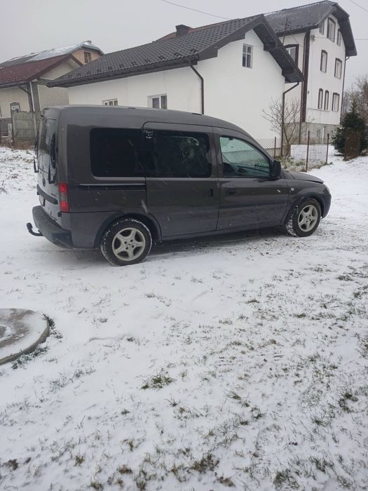 opel combo 2004/1.6 бензин