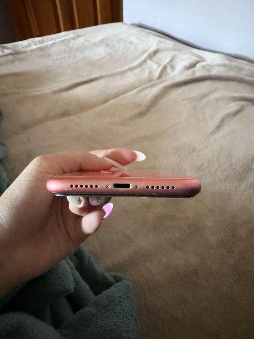 Продам iPhone XR