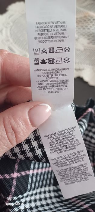 Spodnie w kratkę damskie