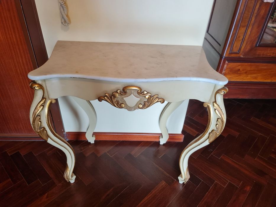 Consola antiga neoclássica
