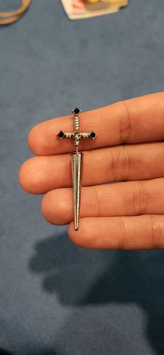 Brinco de Forma de Espada