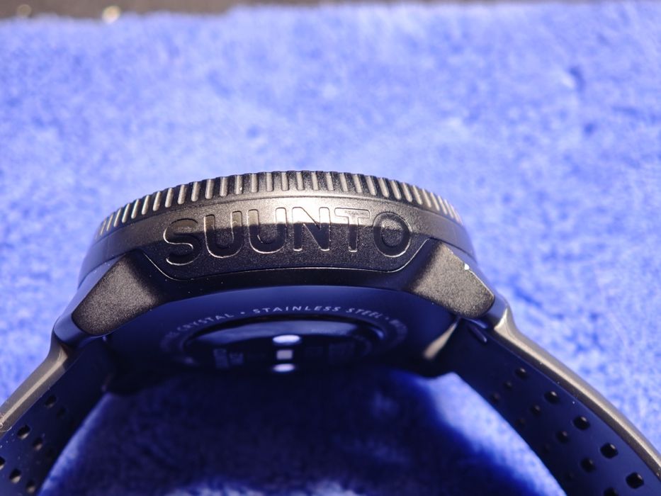 Suunto Race All Black