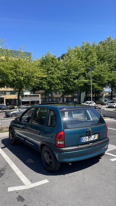 Opel Corsa ECO teto solar